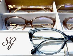 Brillenfassungen der Marke Suzy Glam